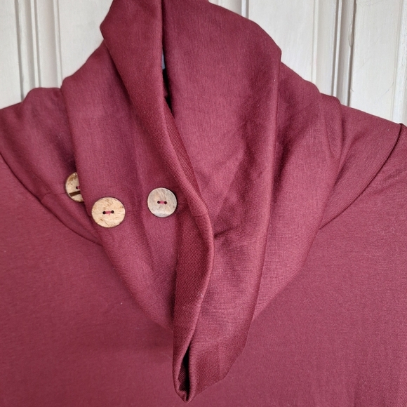 M Cowl Neck Maroon Tee Blouse Button Embellishment SzM Long Sleeve Tunic NWOT - Picture 2 of 11